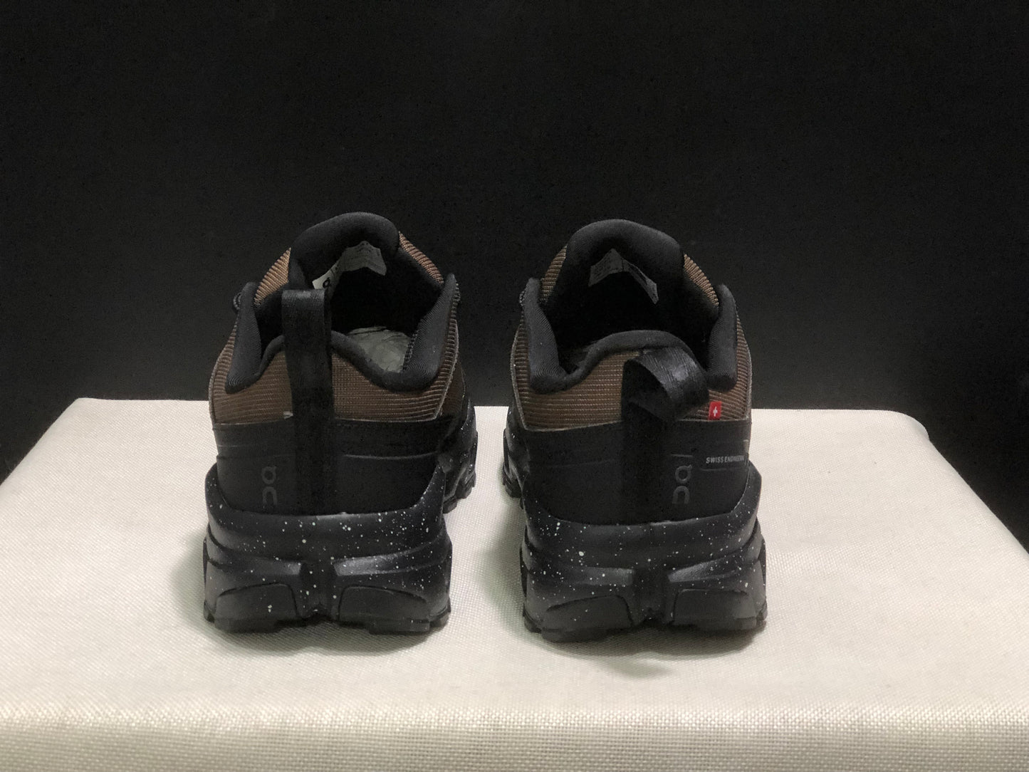 On Running Cloudrock Low WP Hiking Outdoor Shoes Brown/Black