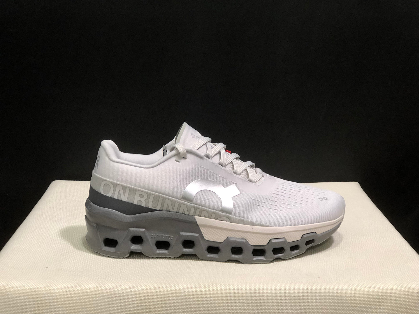 On Running Cloudmonster 2 Shock-Absorbing And Breathable Running Shoes Light Grey