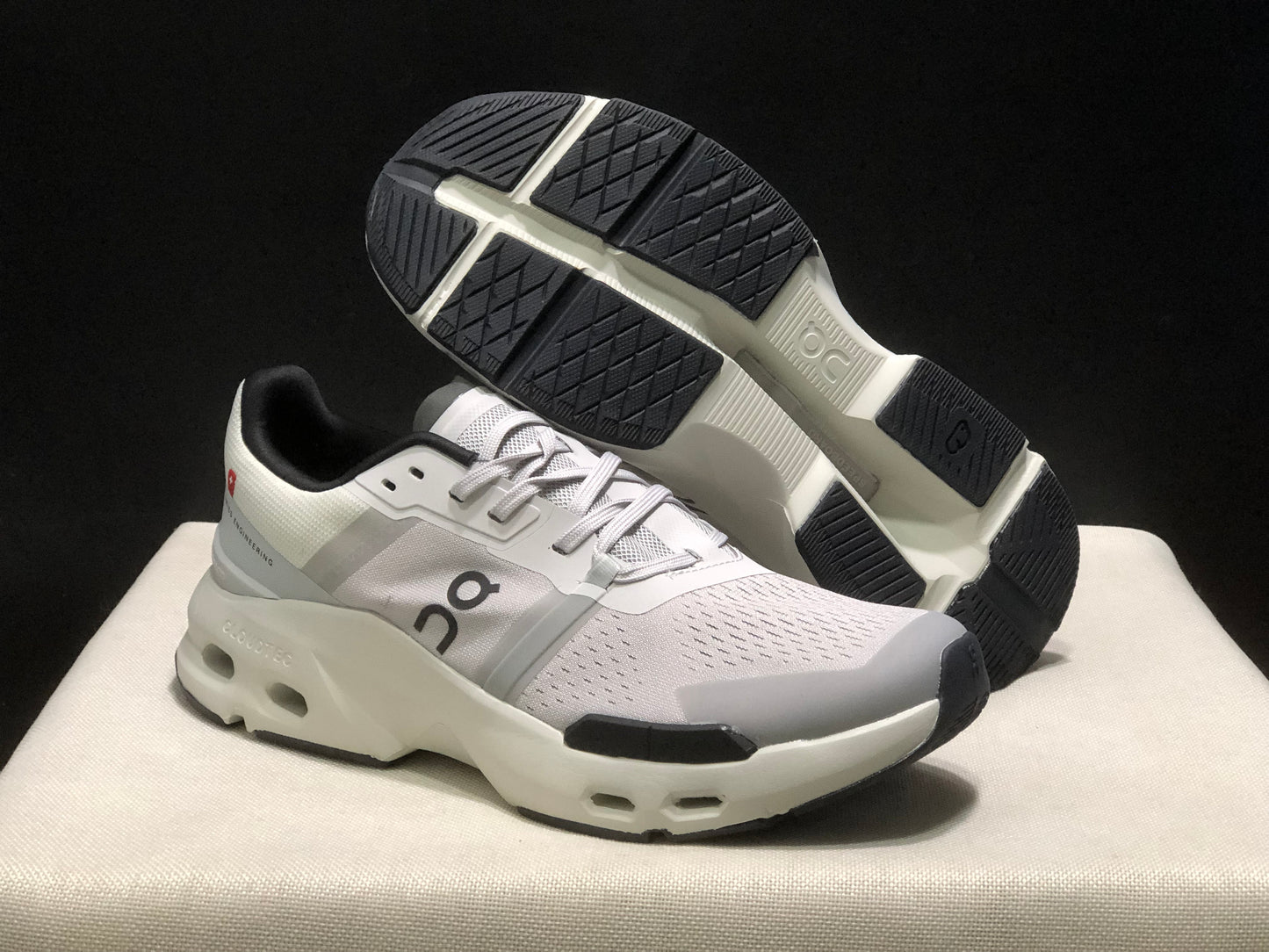 On Running Cloudpulse Comfortable Running Shoes Light Grey
