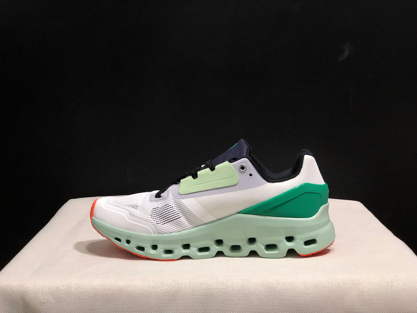 On Running Cloudstratus Breathable Support Running Shoes White/Milk Green