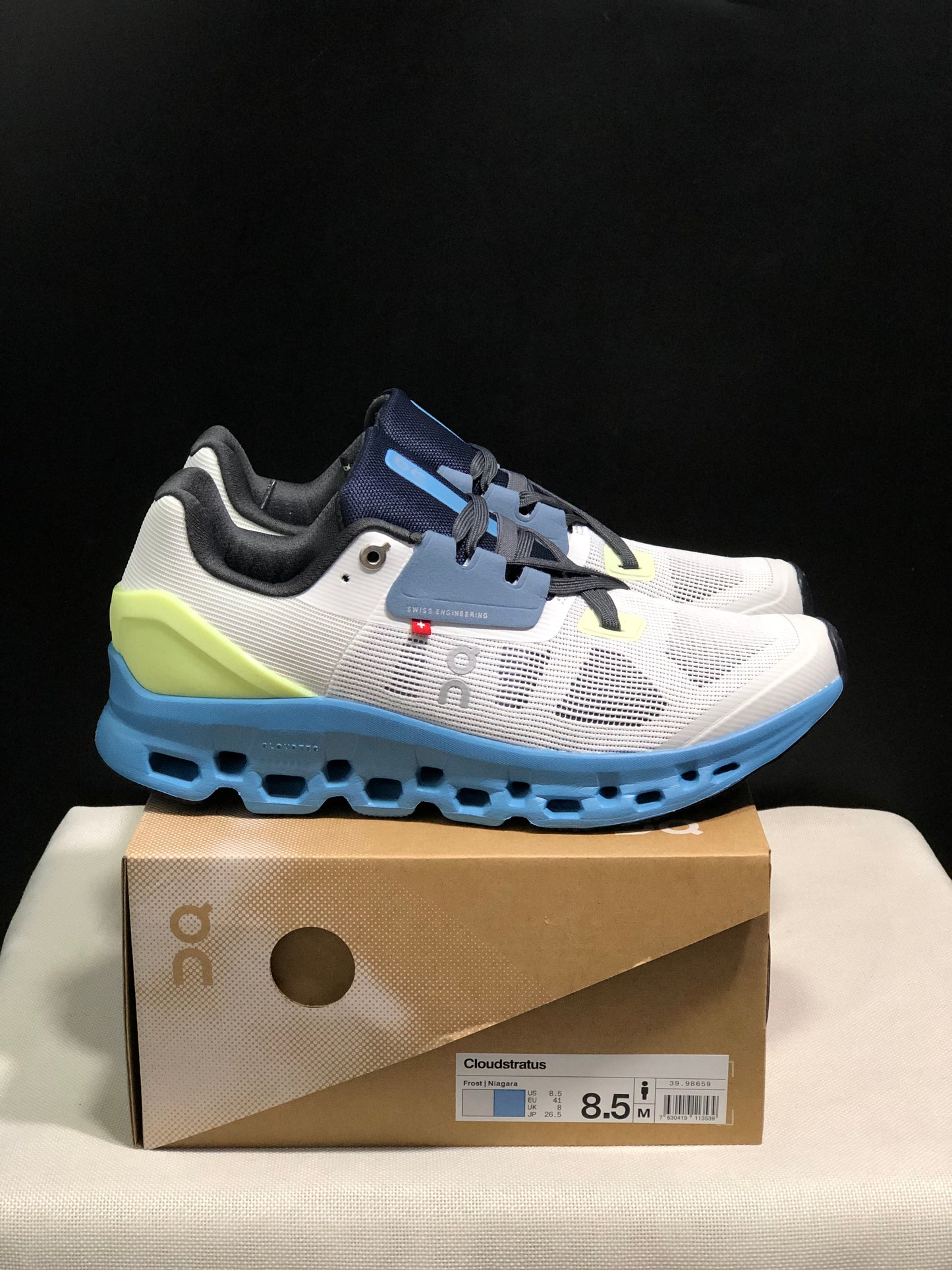 On Running Cloudstratus Breathable Support Running Shoes Frost/Niagara