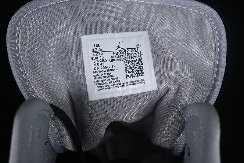 Nike Air Jordan 1 Mid SE Black Light Smoke Grey Sneakers