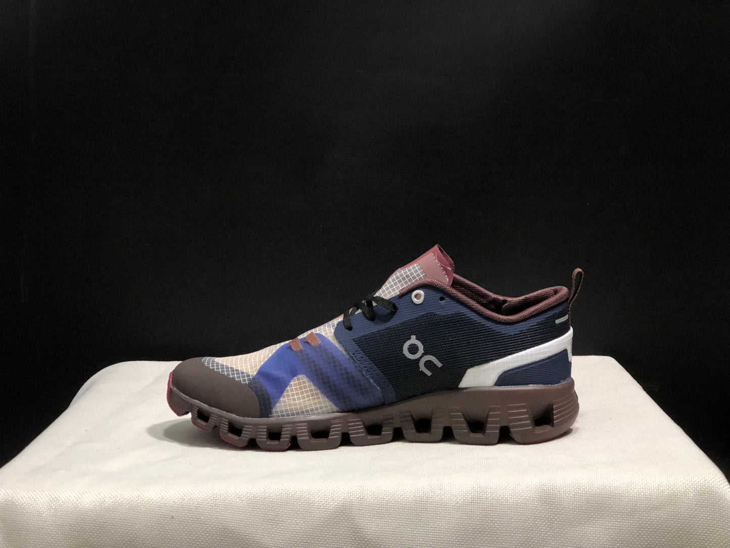 On Running Cloud X Shift Breathable And Shock-Absorbing Lightweight Running Shoes Black Ink/Cherry Red