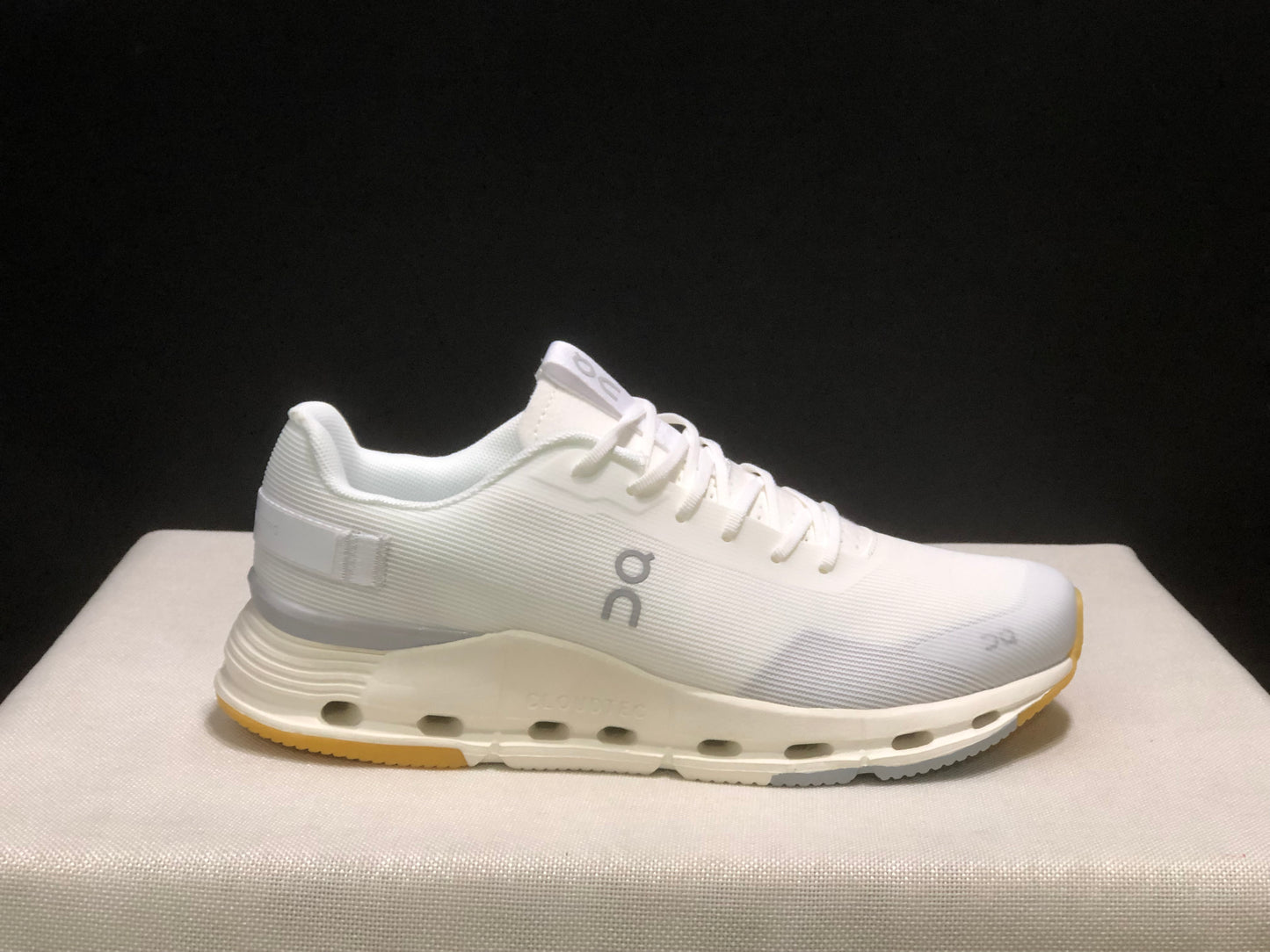 On Running Cloudnova Form 2 Fashionable Casual Running Shoes White/Ivory