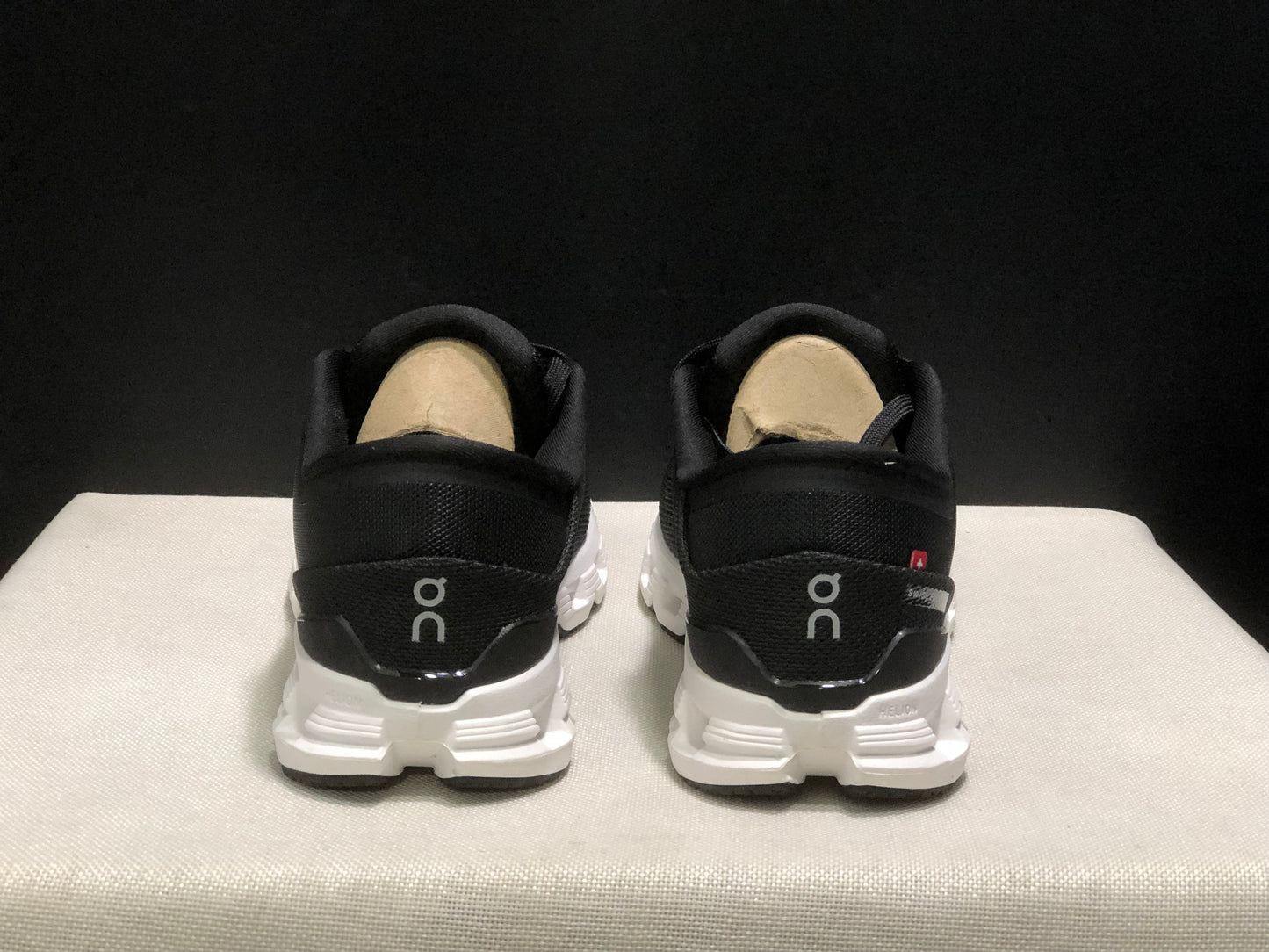 On Running Cloud X4 Comfortable Running Shoes Black/White