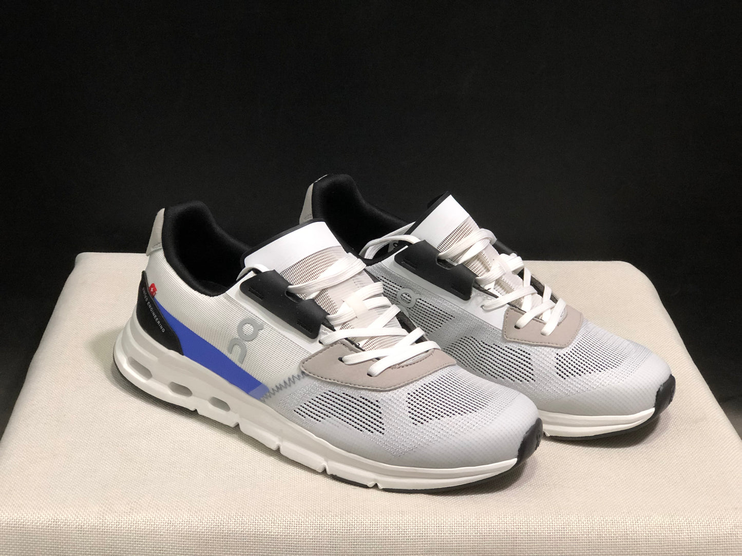 On Running Cloudrift Comfortable And Versatile Sports Casual Shoes Light Grey
