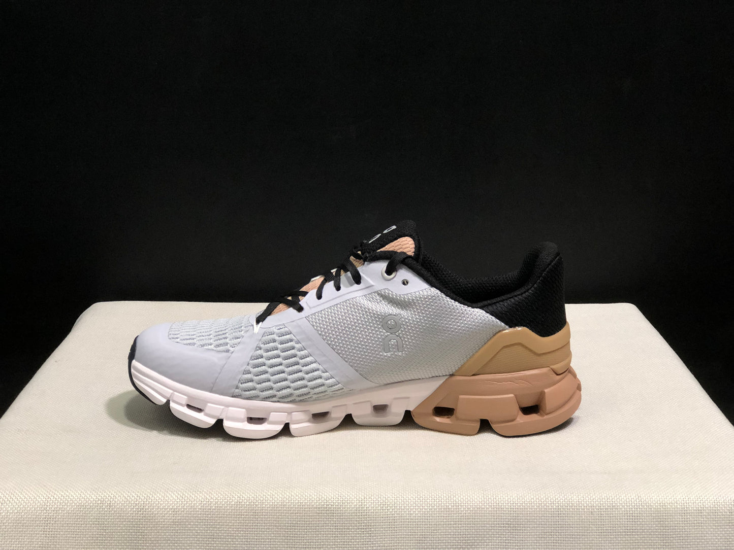 On Running Cloudflyer Shock-Absorbing Running Shoes Glacier Grey/Brown