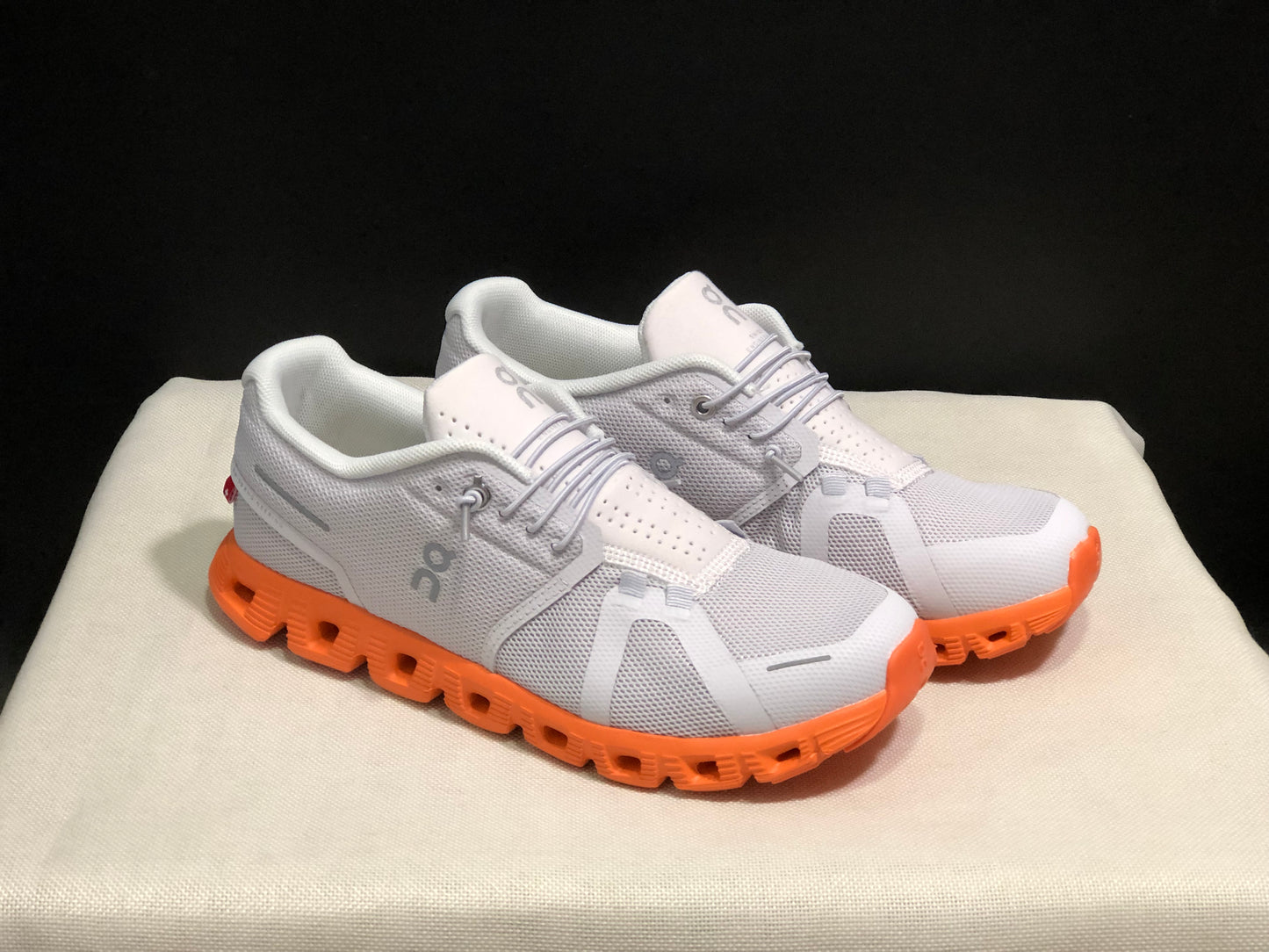 On Running Cloud 5 Lightweight Running Shoes Misty white/Orange