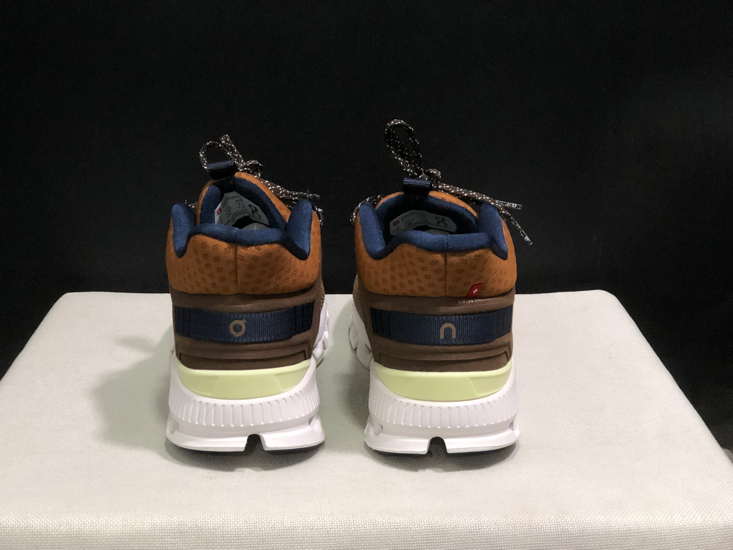 On Running Cloud Hi Edge Outdoor Training Running Shoes Dark Brown