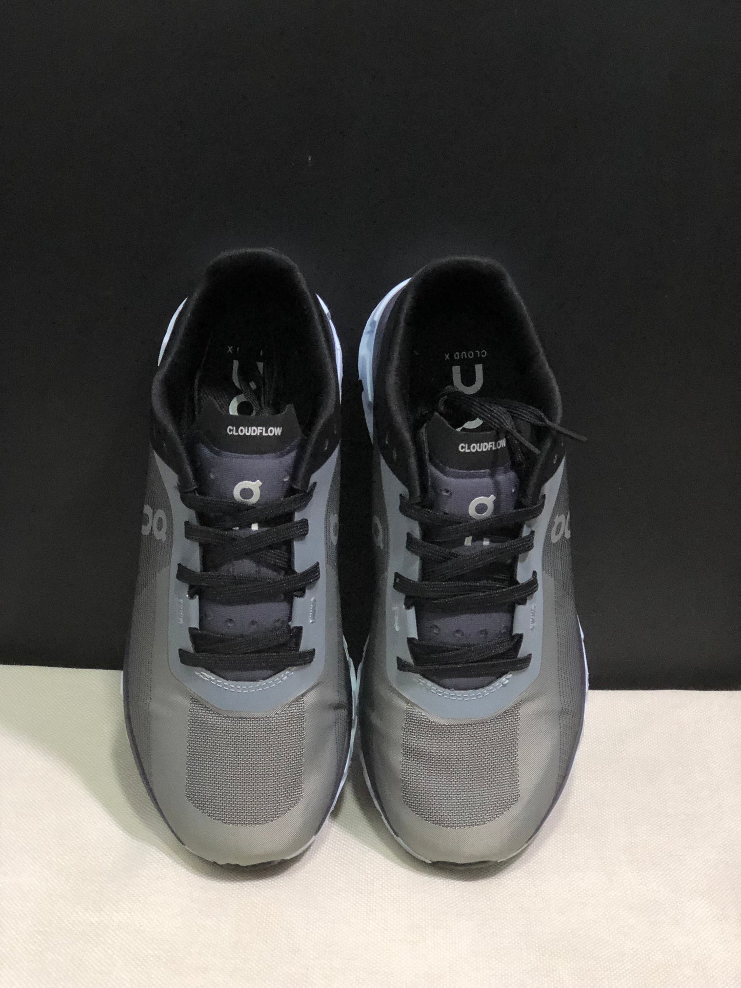 On Running Cloudflow 4 Shock-Absorbing And Wear-Resistant Running Shoes Pearl/Black