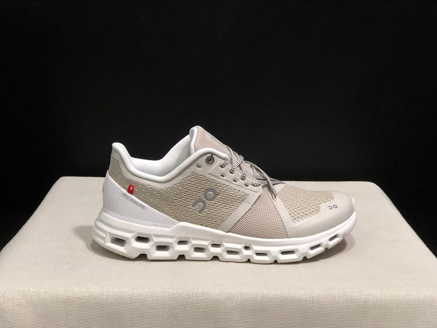 On Running Cloudstratus Shock-Absorbing And Breathable Running Shoes Khaki