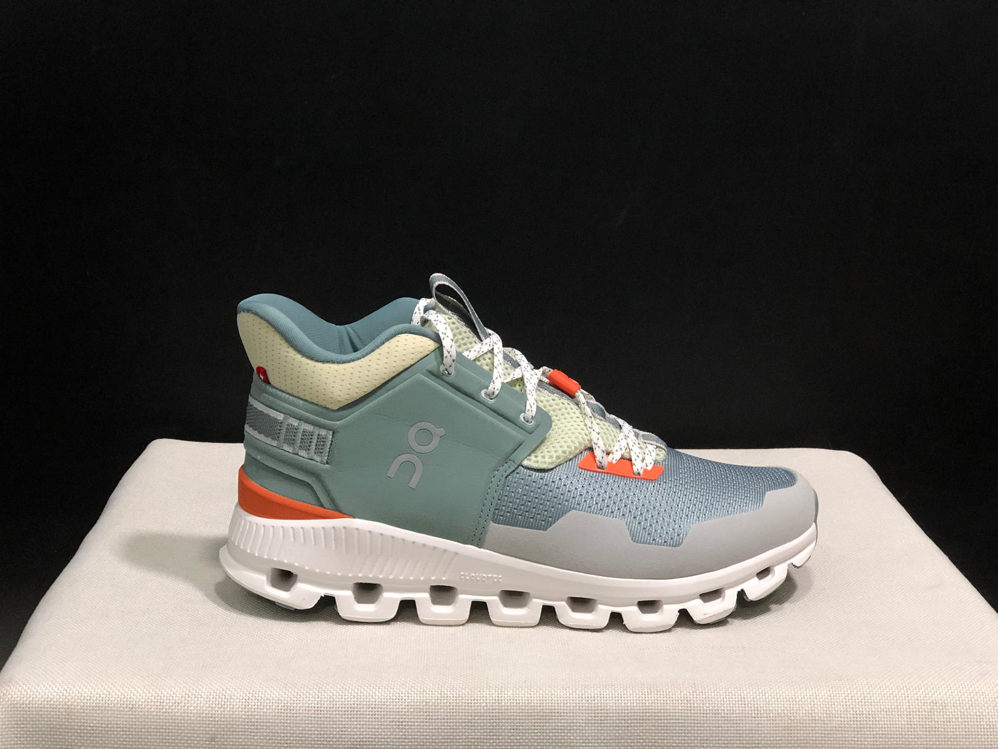 On Running Cloud Hi Edge Outdoor Training Running Shoes Light Green