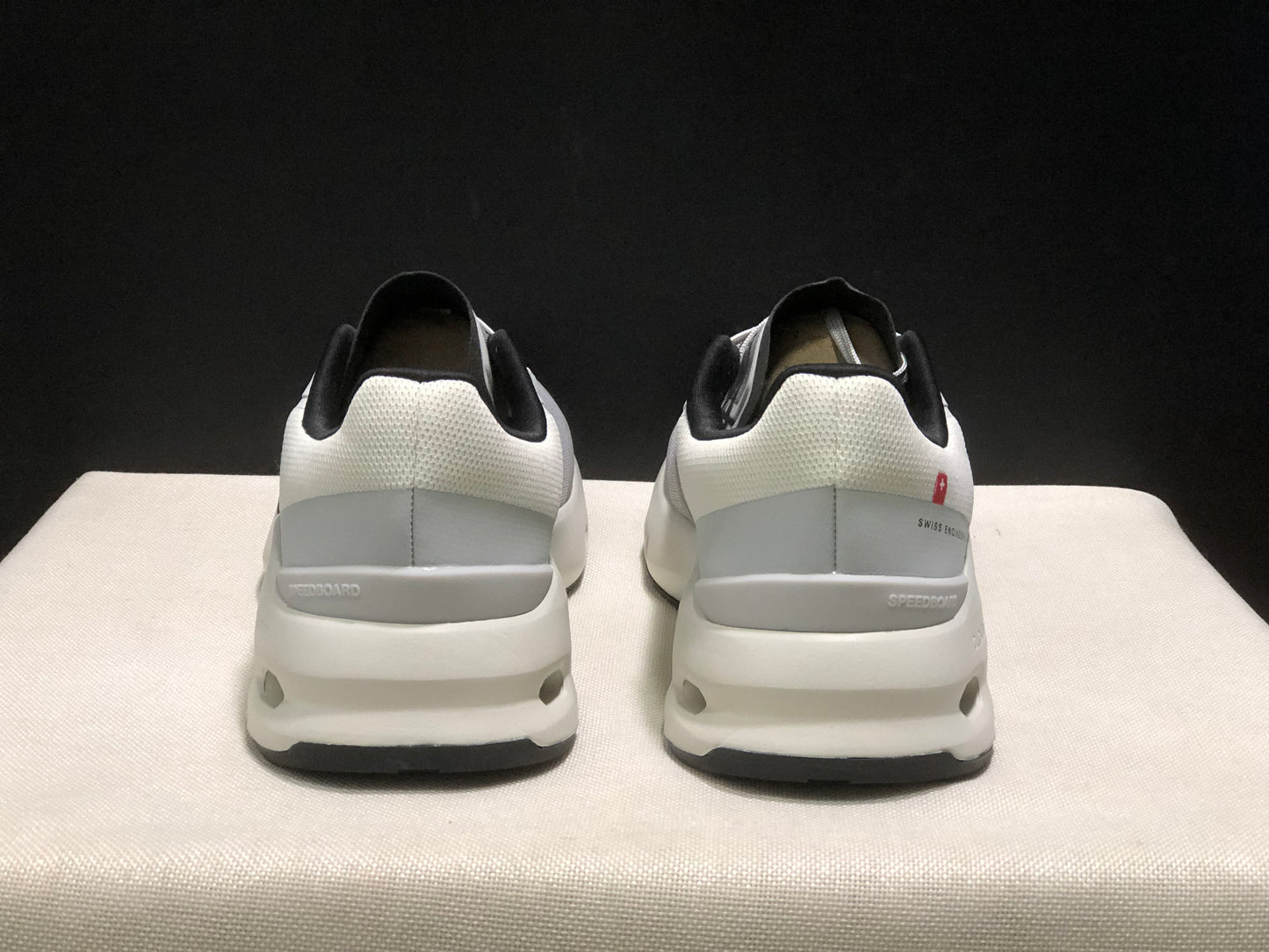 On Running Cloudpulse Comfortable Running Shoes Light Grey