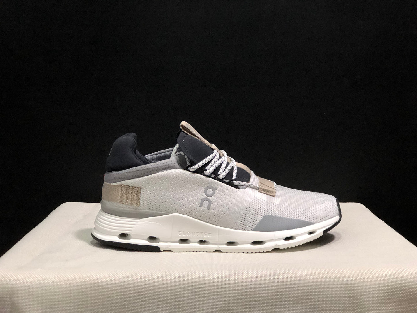 On Running Cloudnova Lightweight Sports Casual Shoes White/Sand