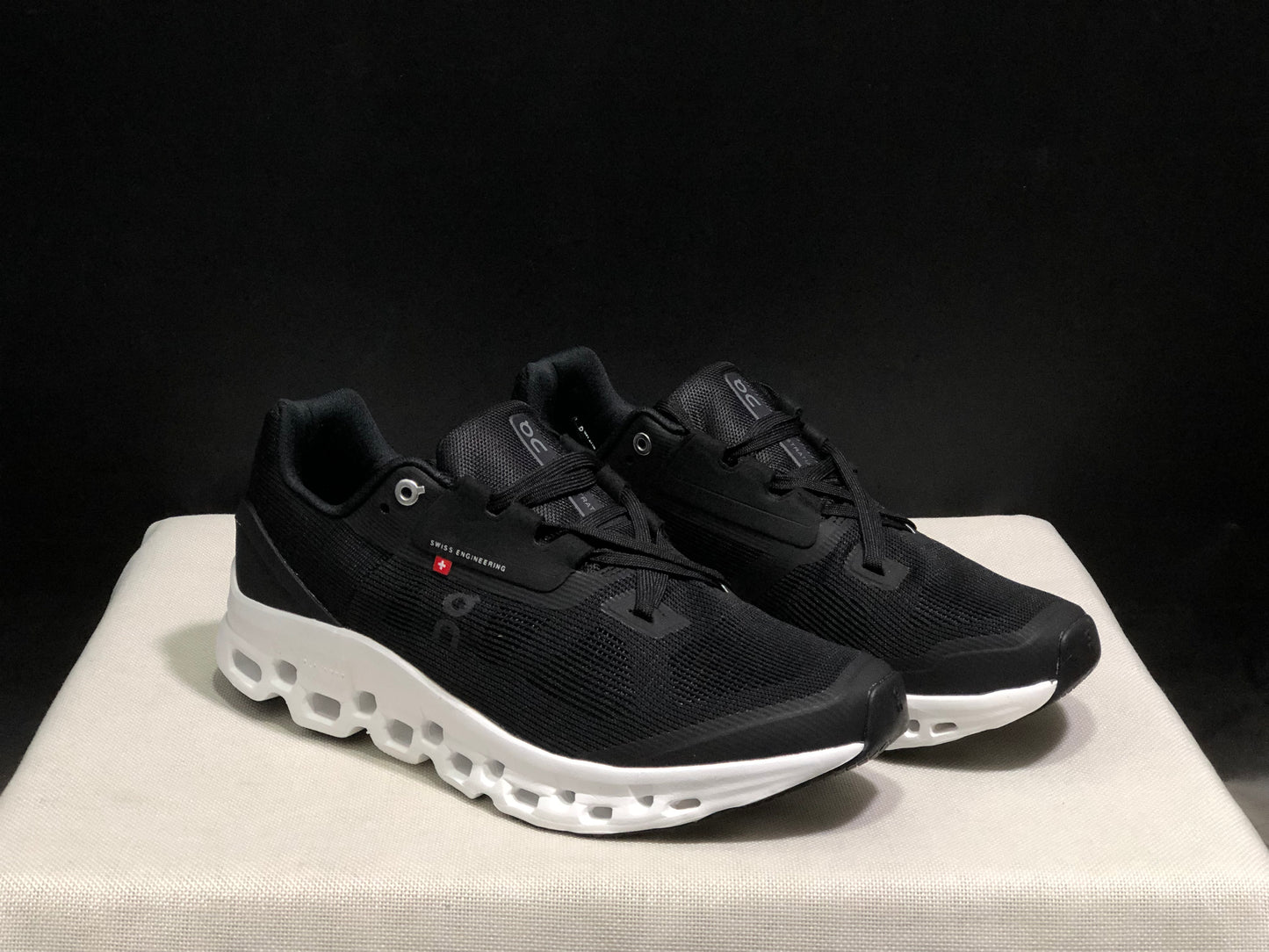 On Running Cloudstratus Breathable Support Running Shoes Black/White
