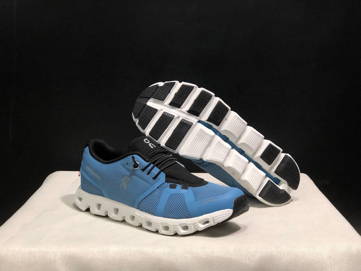 On Running Cloud 5 Lightweight Running Shoes Midnight Blue/Black