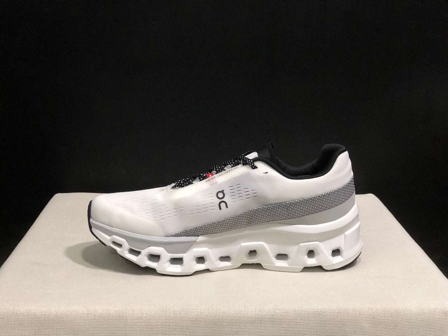 On Running Cloudmonster 2 Shock-Absorbing And Breathable Running Shoes White/Silver