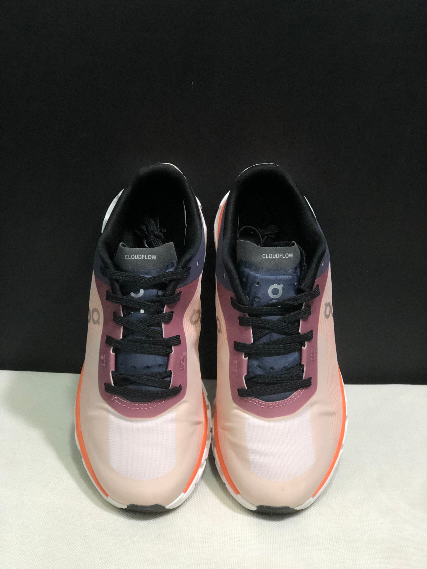 On Running Cloudflow 4 Shock-Absorbing And Wear-Resistant Running Shoes Quartz/Flame