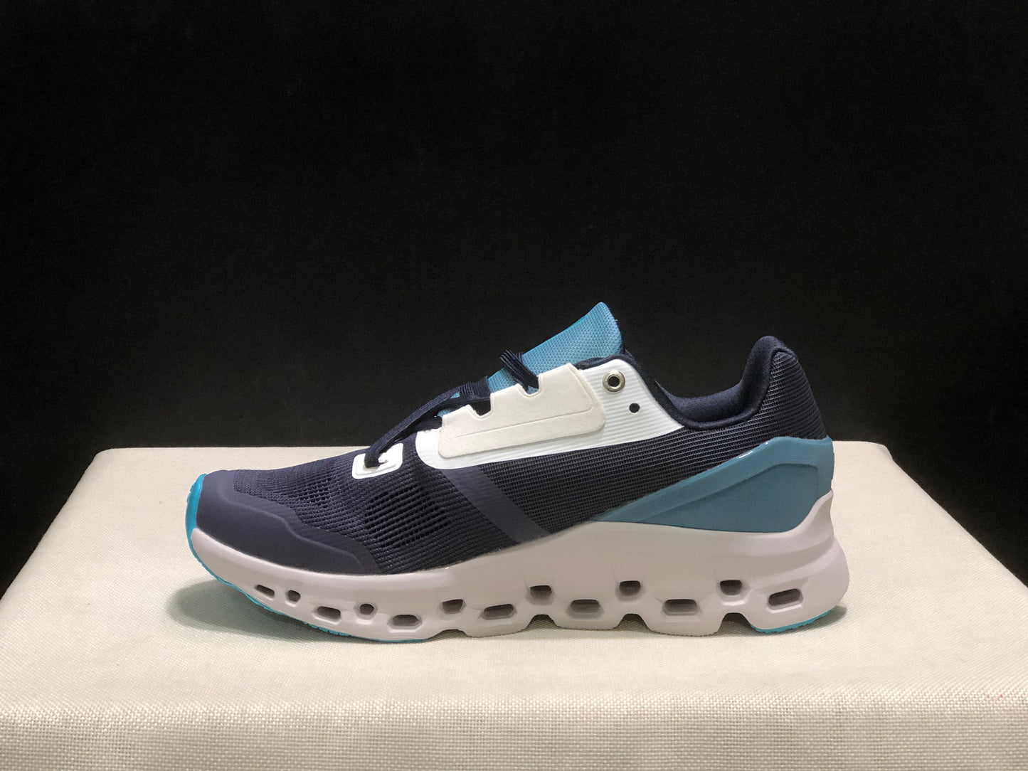On Running Cloudstratus Breathable Support Running Shoes Navy Blue