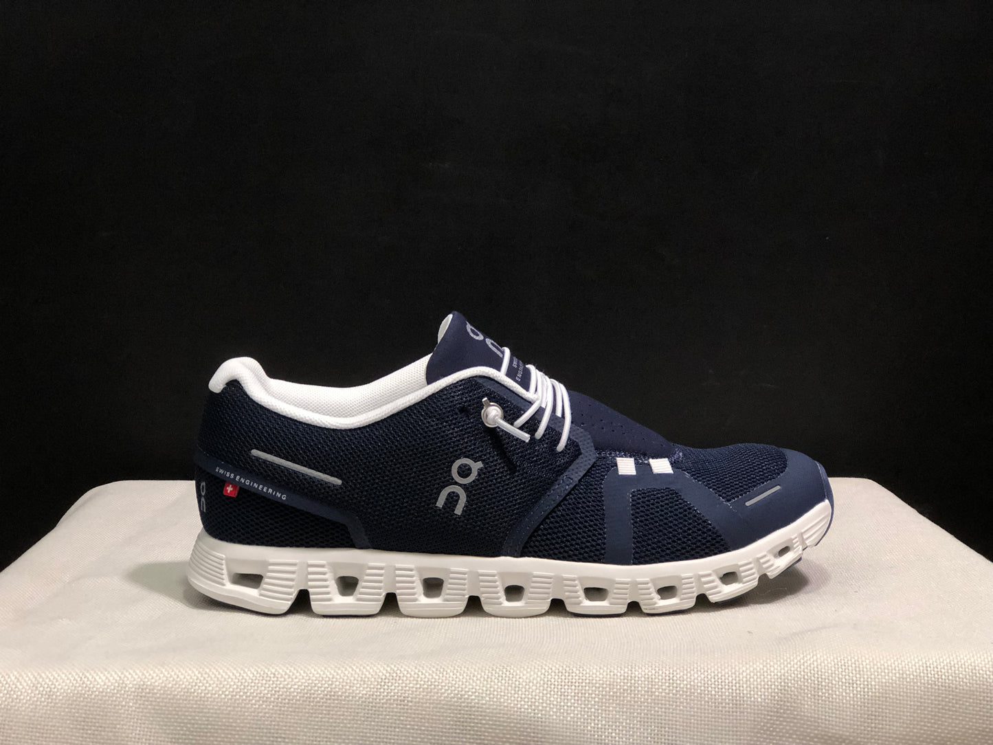 On Running Cloud 5 Lightweight Running Shoes Foggy White/Dark Blue