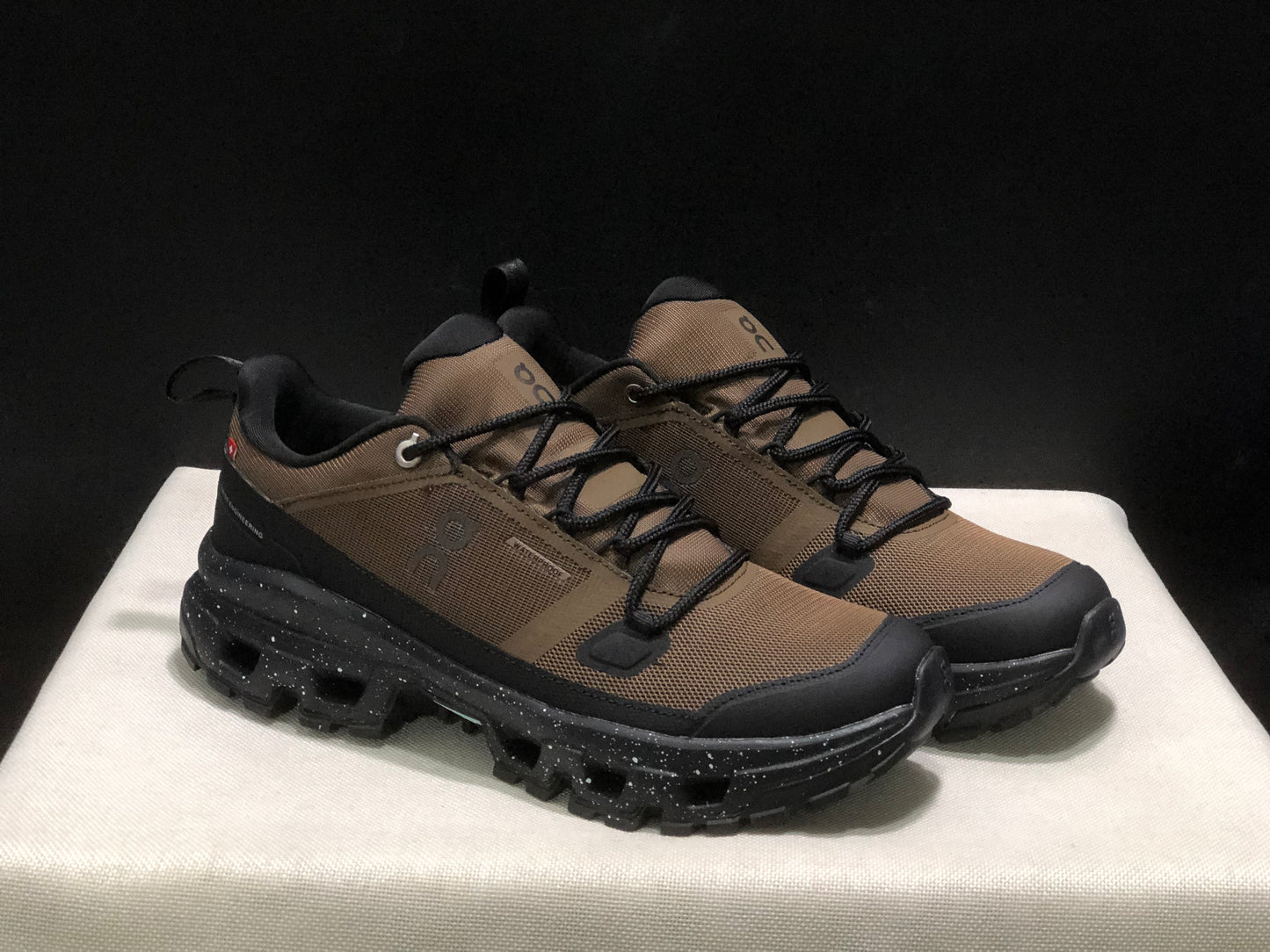 On Running Cloudrock Low WP Hiking Outdoor Shoes Brown/Black