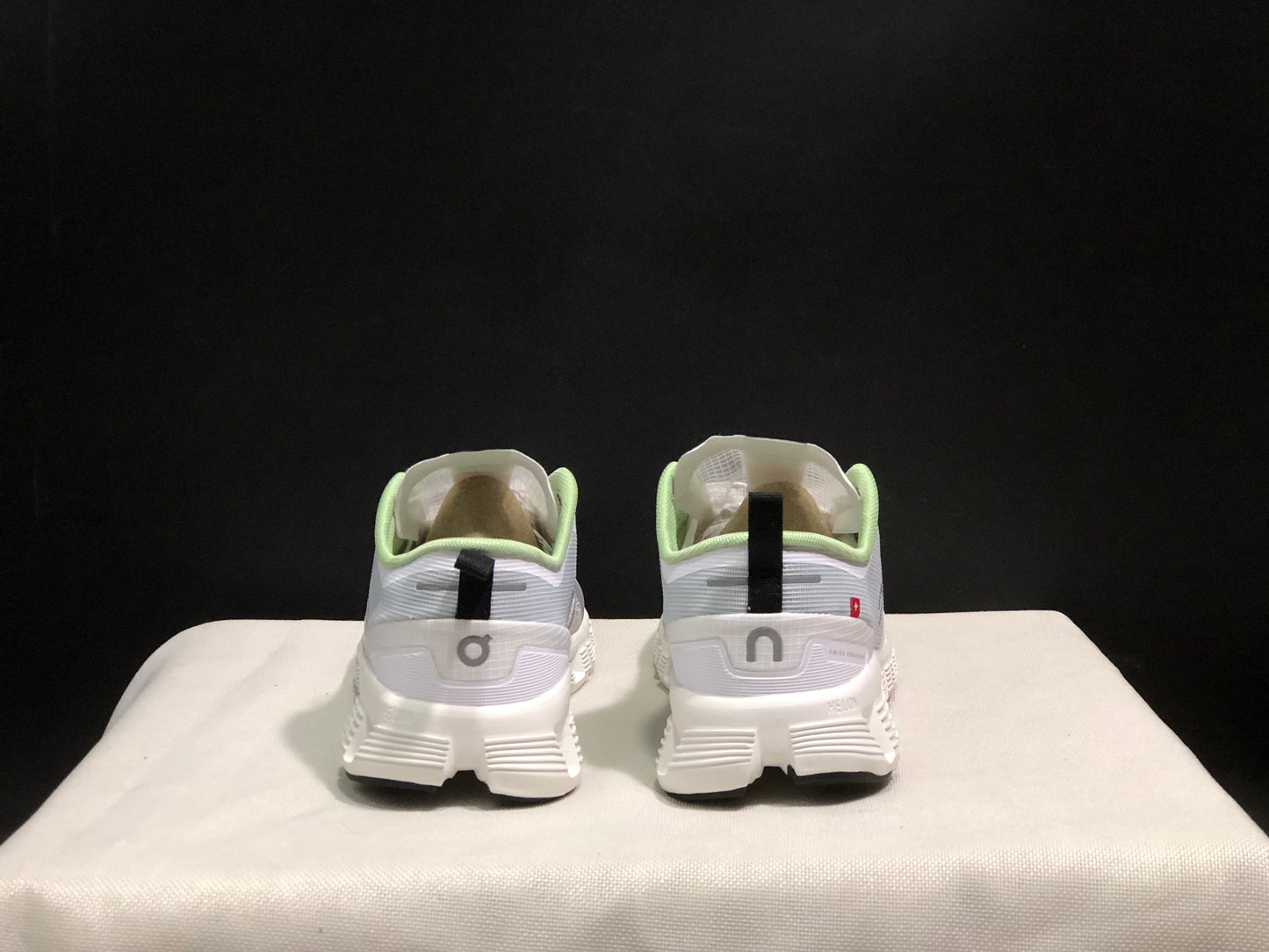 On Running Cloud X Shift Breathable And Shock-Absorbing Lightweight Running Shoes Light Grey/Light Green