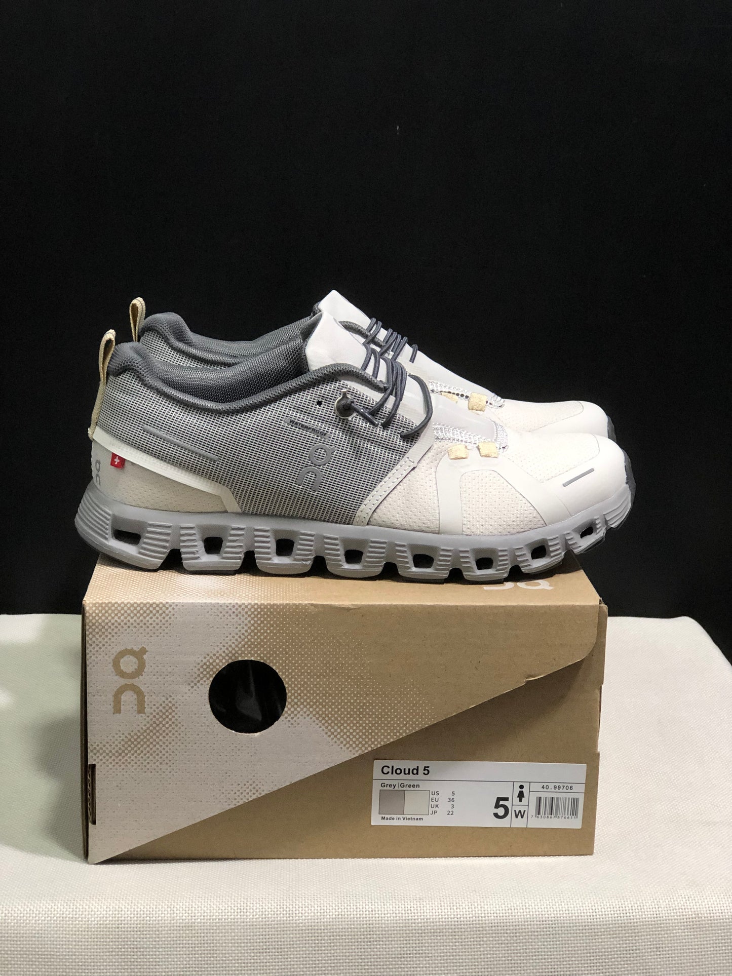 On Running Cloud 5 Lightweight Running Shoes Ivory White/Light Grey