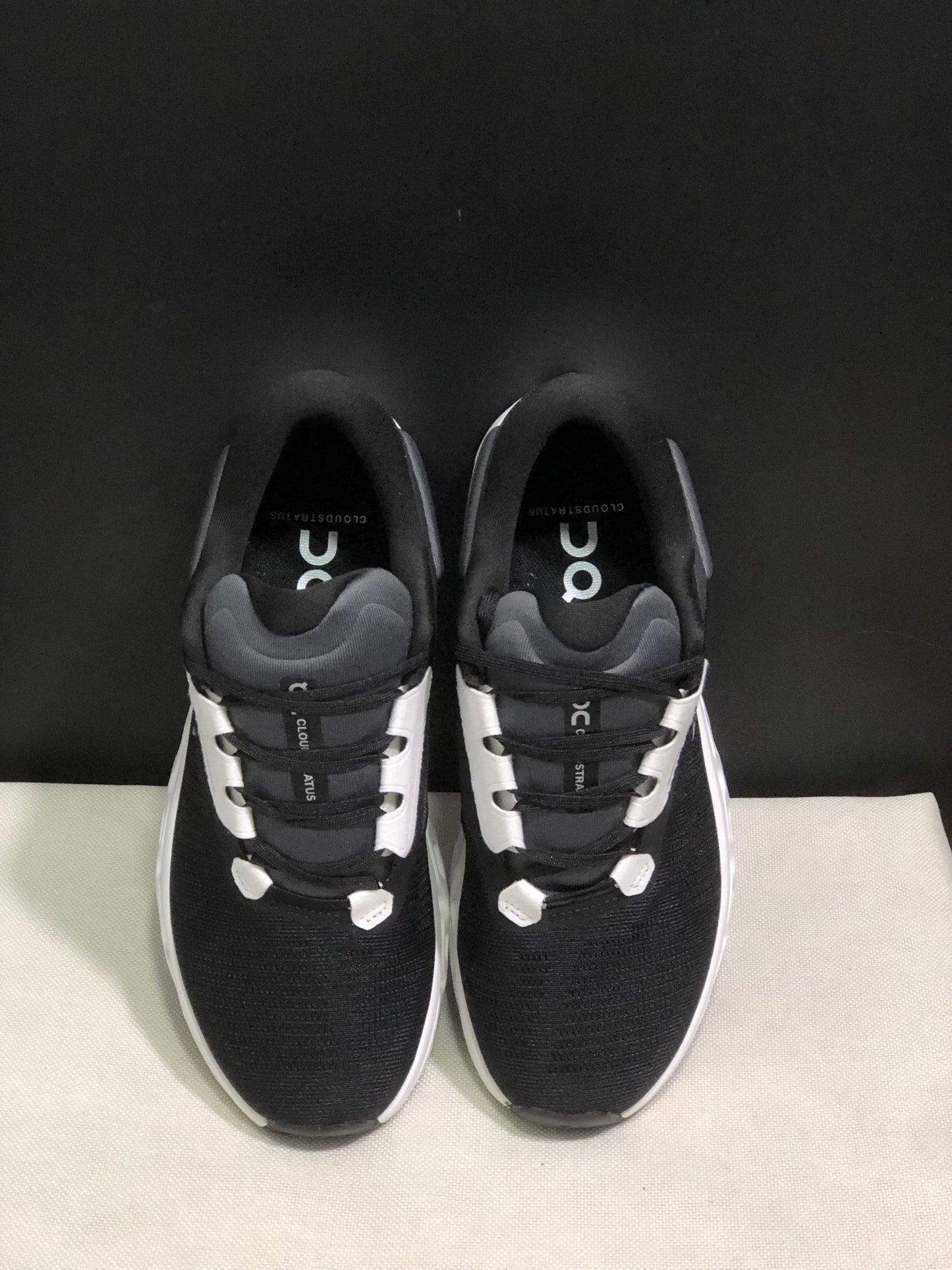 On Running Cloudstratus 3 Anti-Slip Running Shoes Black/White