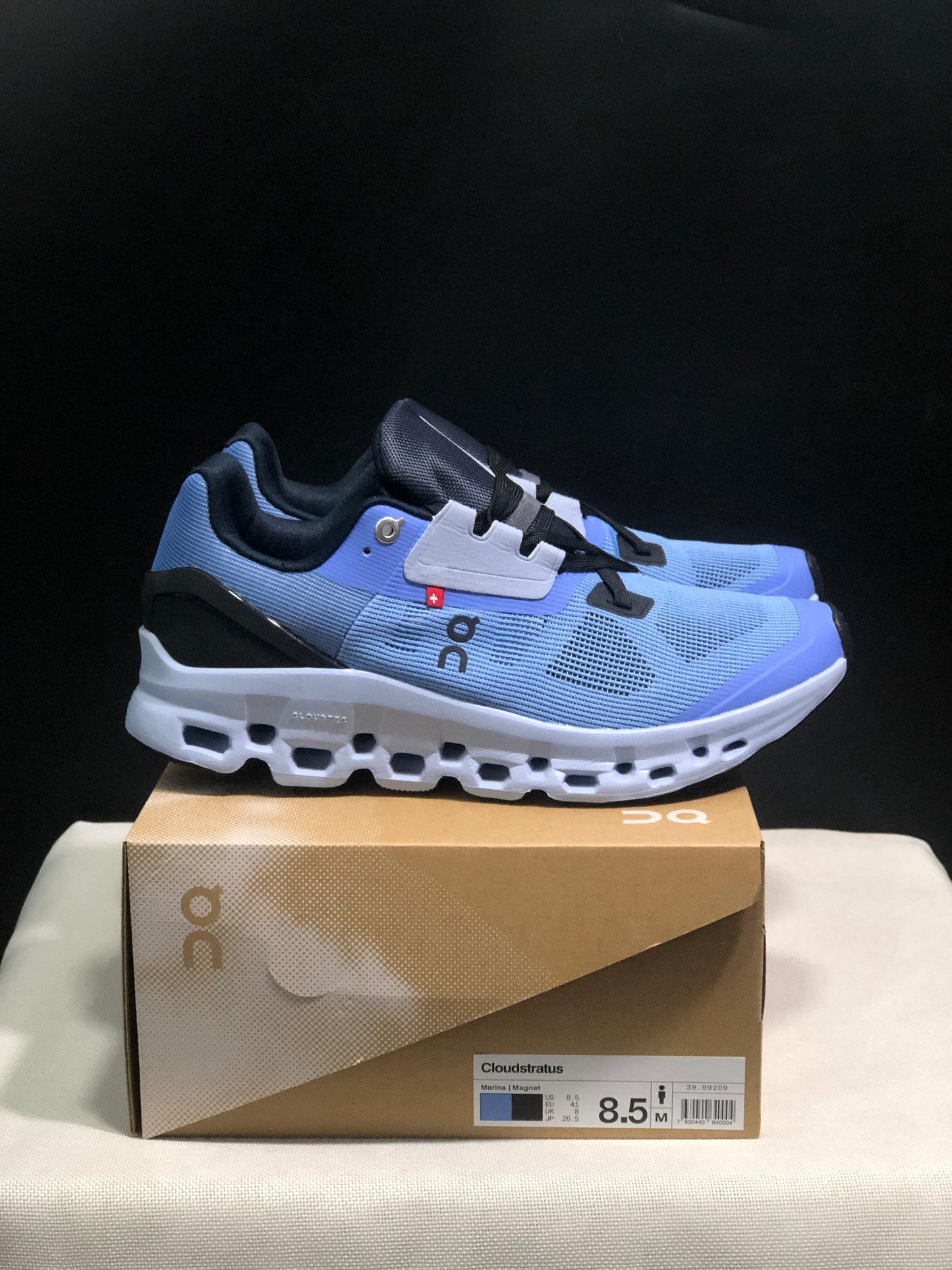 On Running Cloudstratus Breathable Support Blue Running Shoes