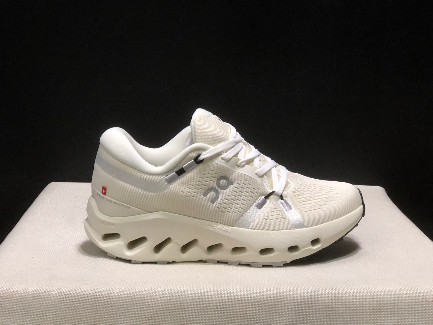 On Running Cloudsurfer 2 Casual Running Shoes Iovry