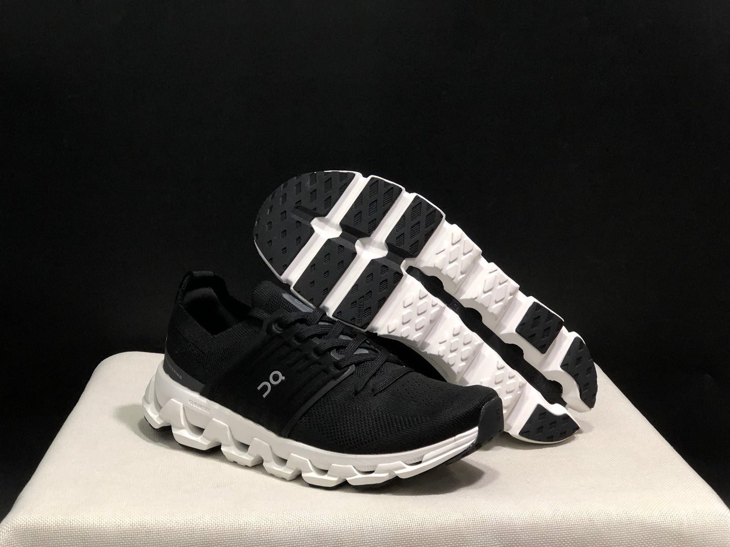 On Running Cloudswift 3 Trendy And Comfortable Black Running Shoes