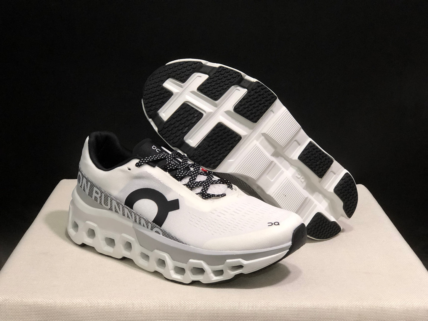 On Running Cloudmonster 2 Shock-Absorbing And Breathable Running Shoes White/Silver