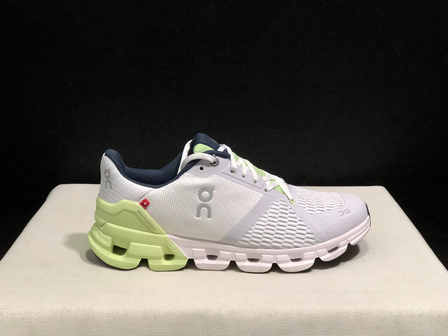 On Running Cloudflyer Shock-Absorbing Running Shoes Grayish-White/Light Green