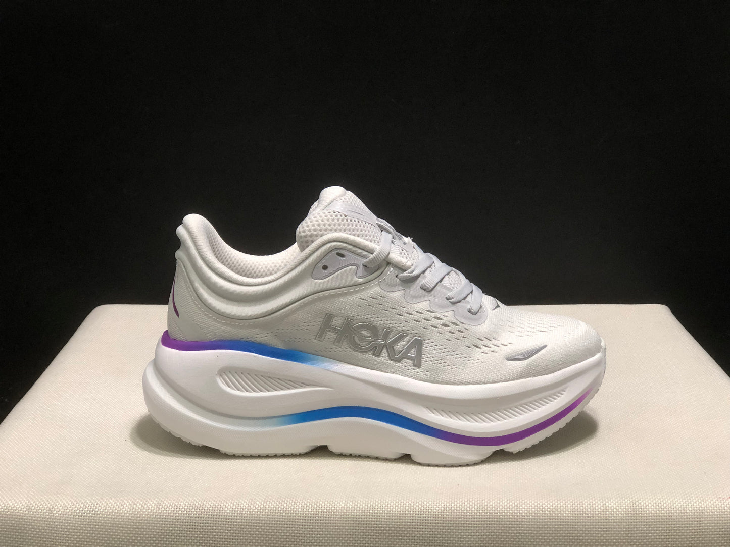 Hoka One One Bondi 9 Comfortable Low-top Running Shoes White Sneakers
