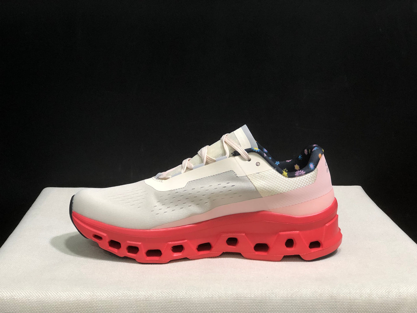 On Running Cloudmonster Anti-Slip Running Shoes Grayish-White/Orange-Red
