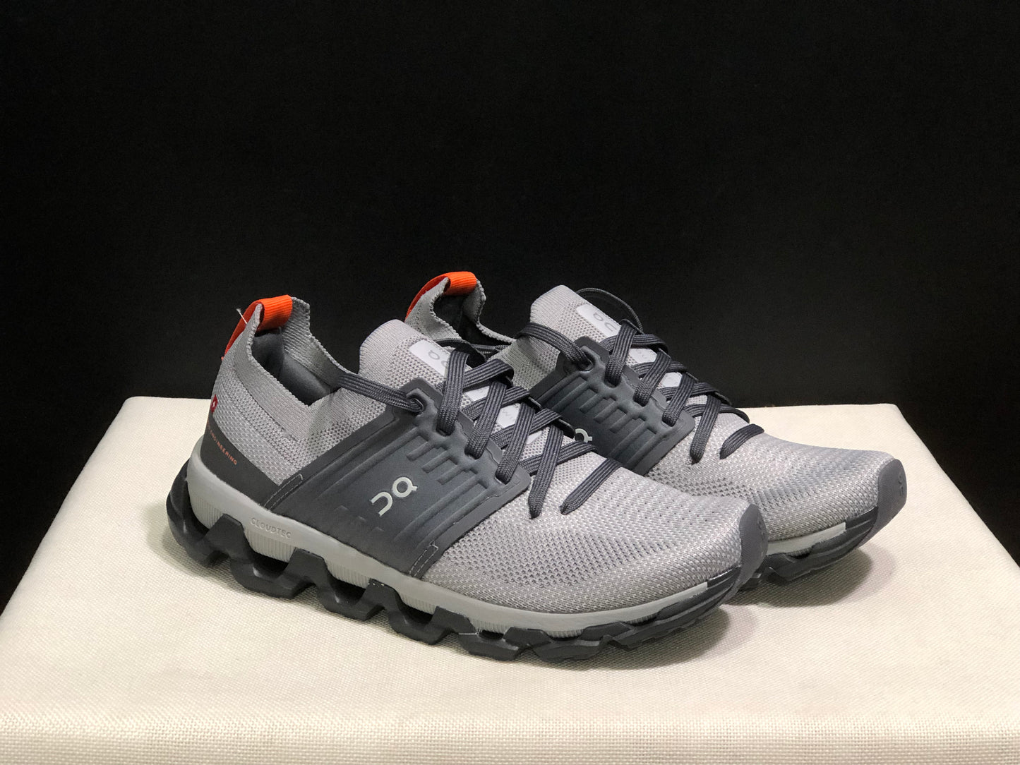 On Running Cloudswift 3 Trendy And Comfortable Running Shoes Grey