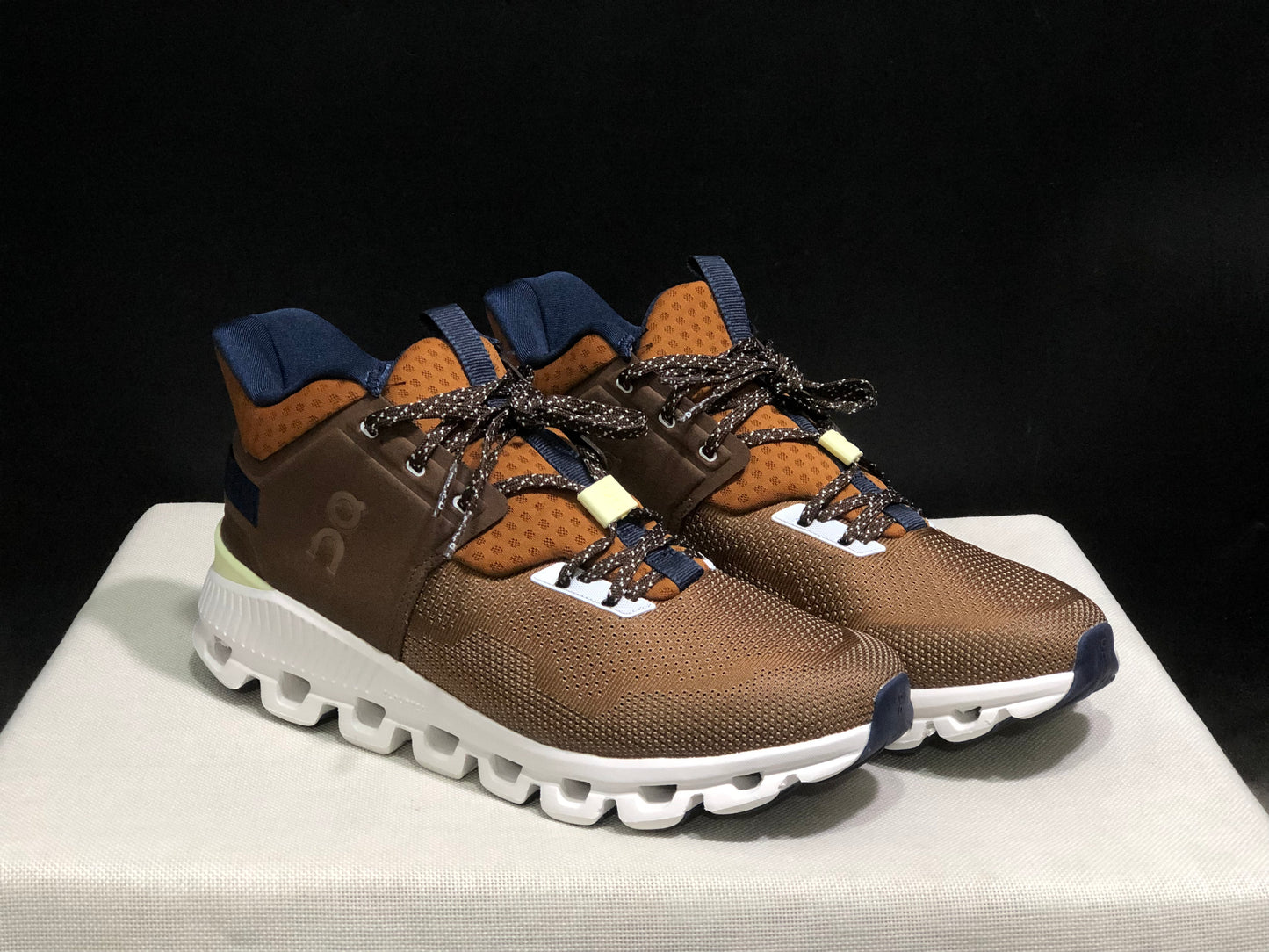 On Running Cloud Hi Edge Outdoor Training Running Shoes Dark Brown