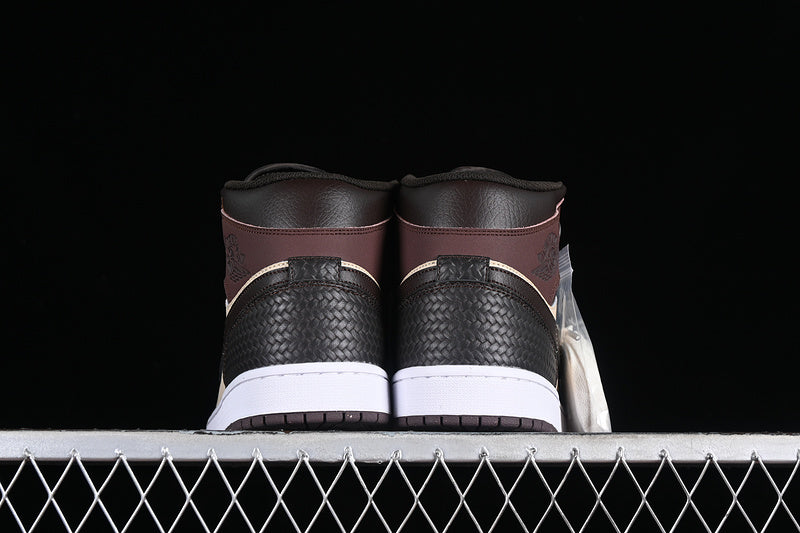 Nike Air Jordan 1 Mid SE Velvet Brown Sandrift Sneakers