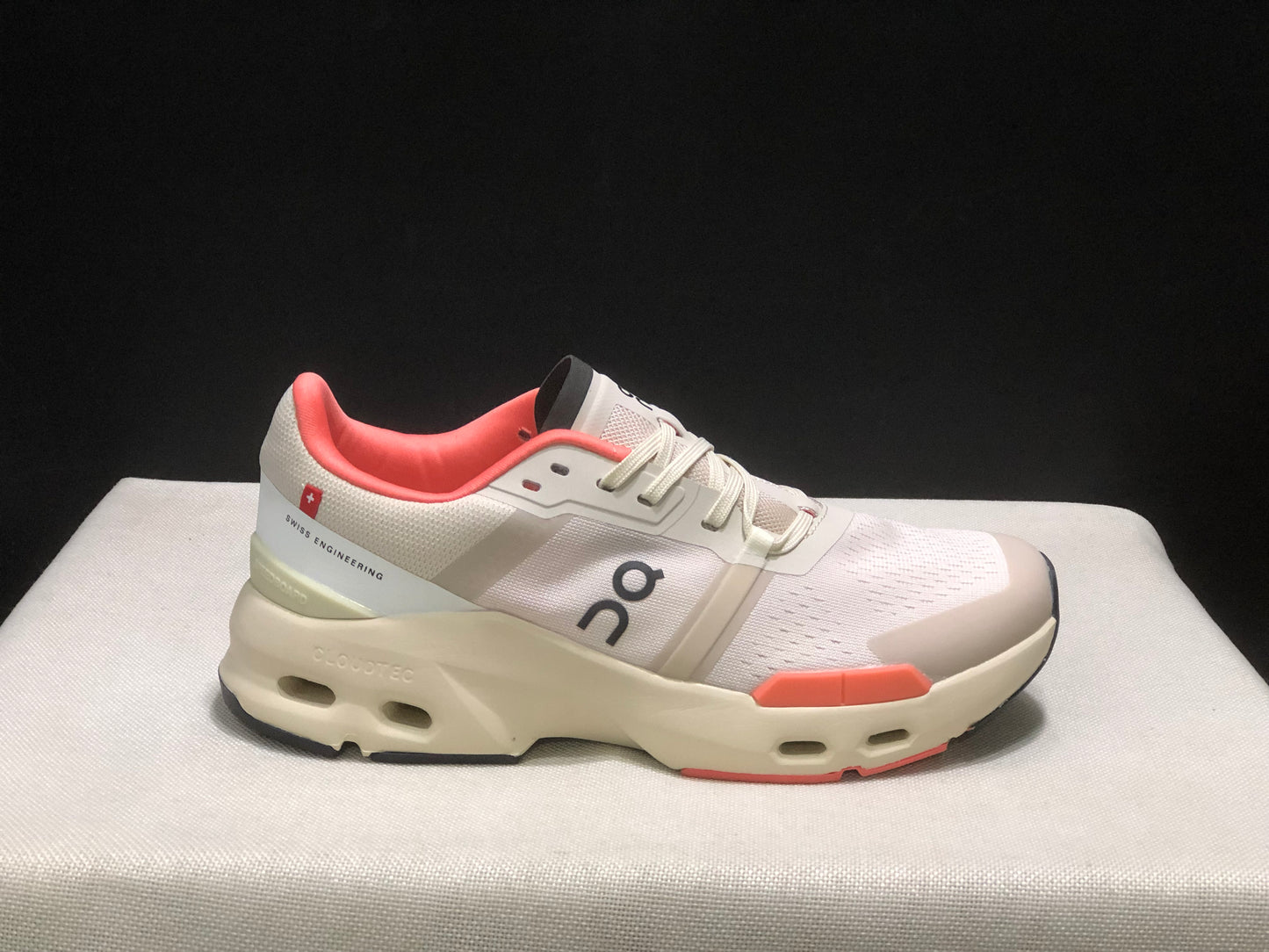 On Running Cloudpulse Comfortable Running Shoes Cream/Orange