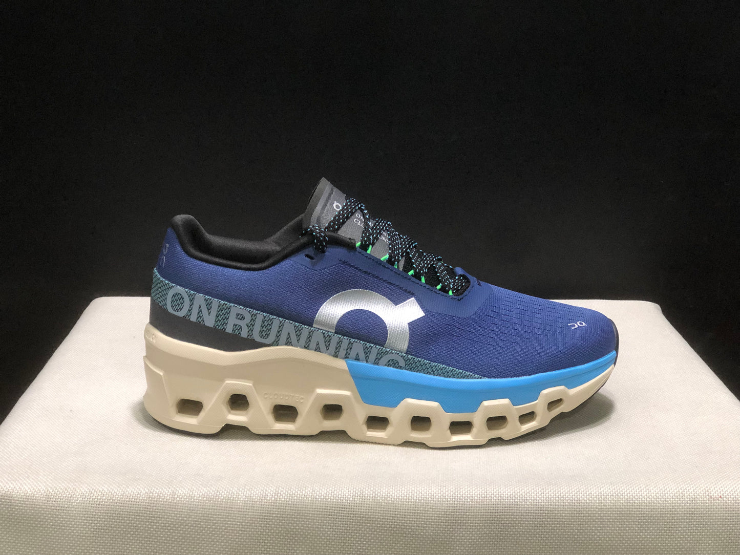 On Running Cloudmonster 2 Shock-Absorbing And Breathable Running Shoes Blue