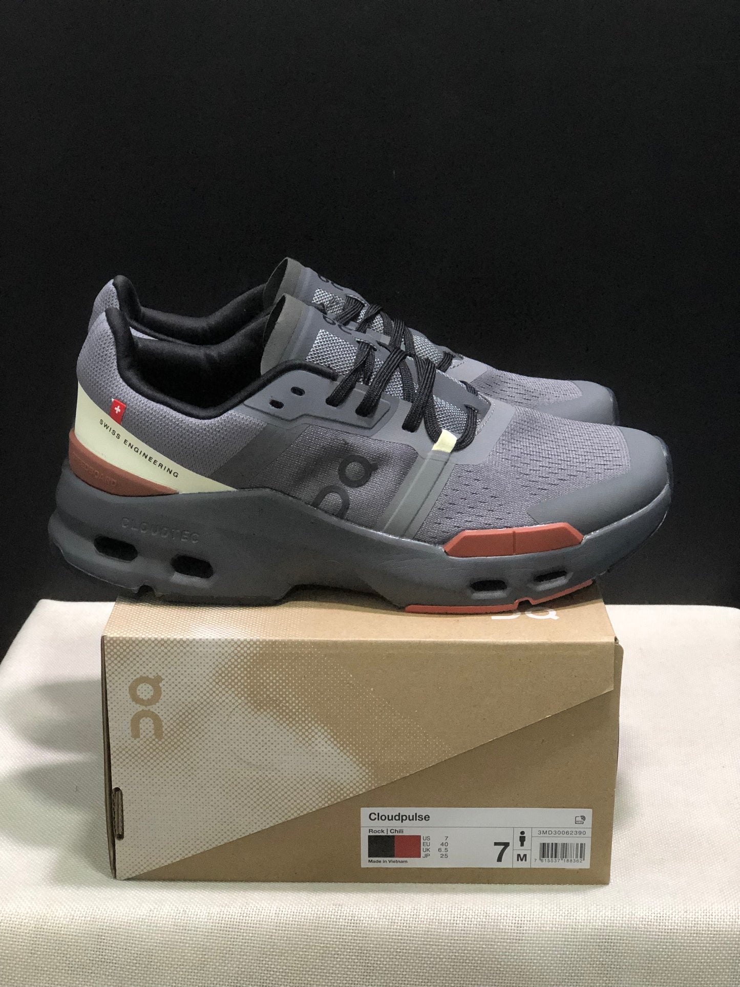 On Running Cloudpulse Comfortable Running Shoes Rock/Chili