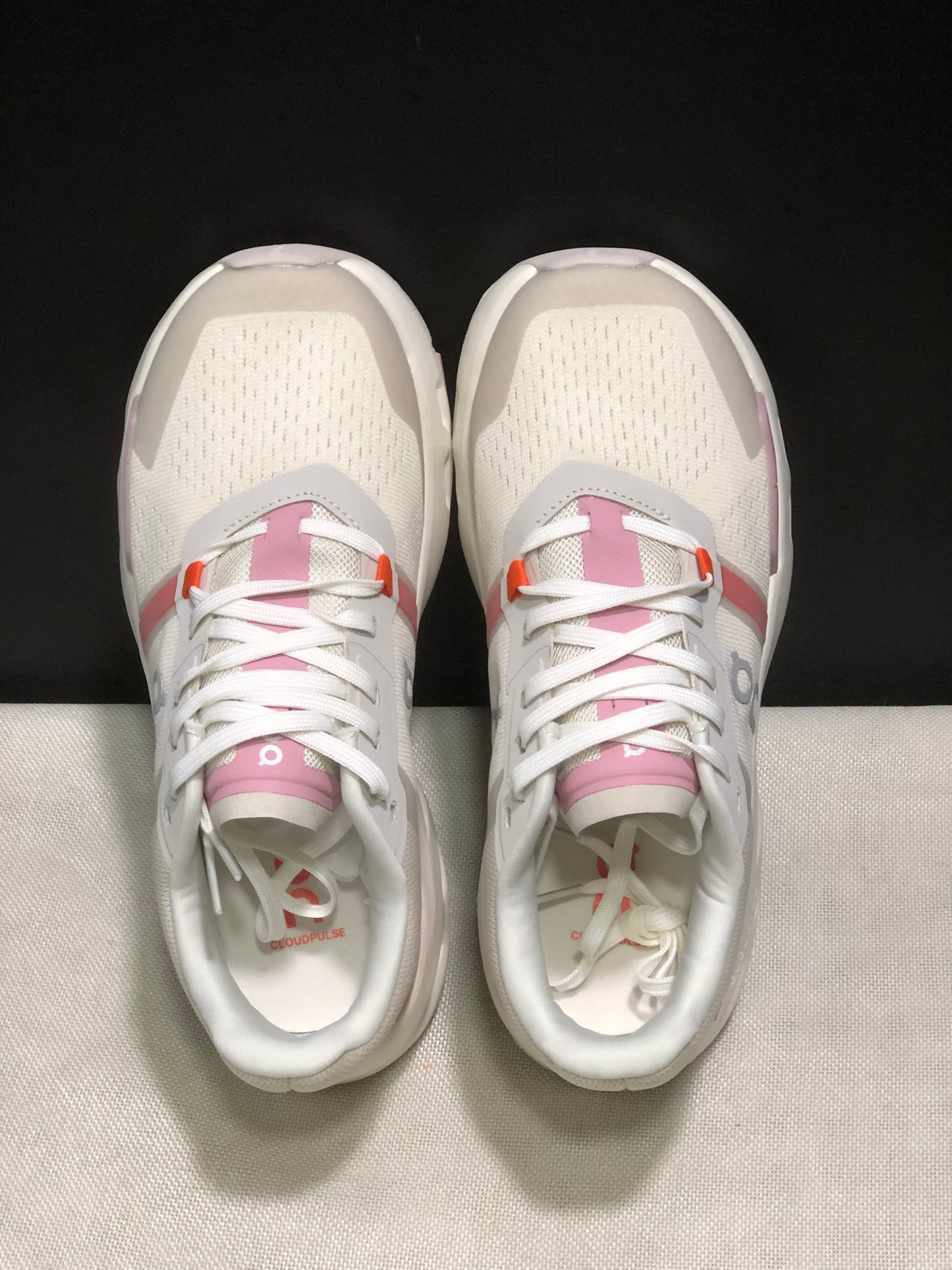 On Running Cloudpulse Comfortable Running Shoes Pearl/Blossom
