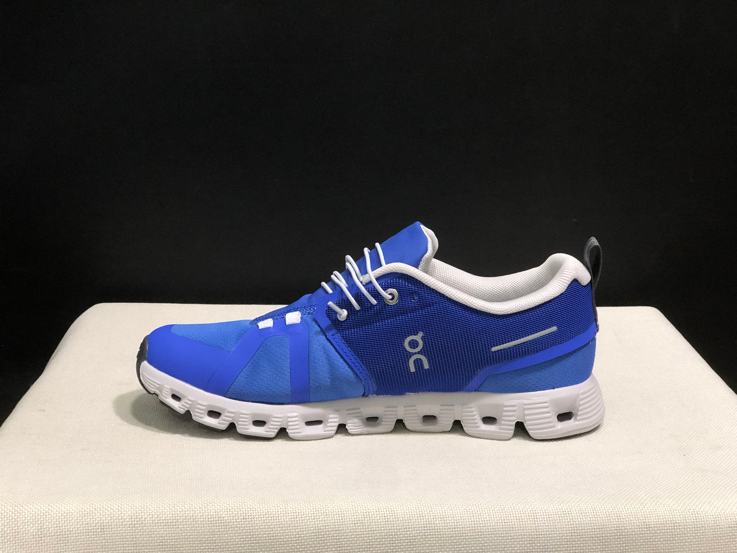 On Running Cloud 5 Lightweight Running Shoes Sapphire Blue