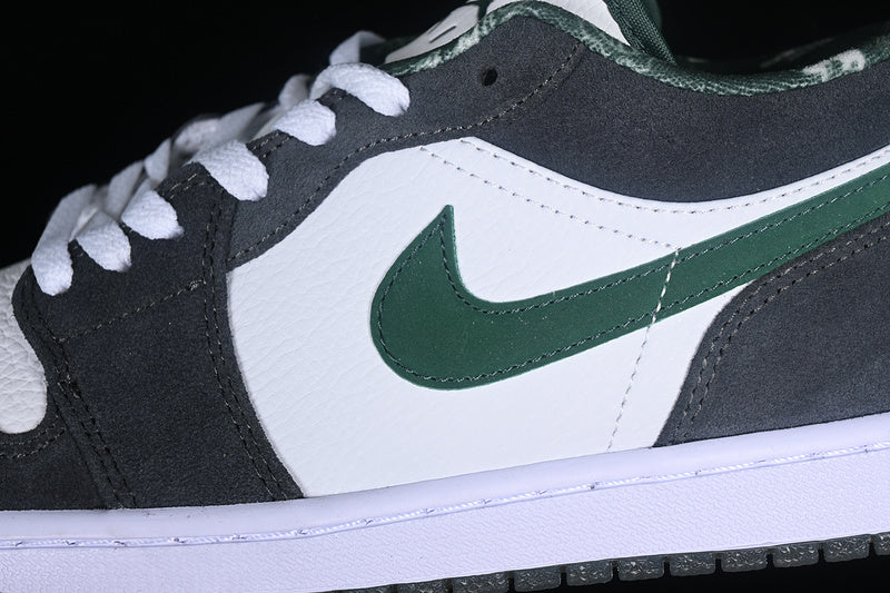 Nike Air Jordan 1 Retro Low White Grgaphite Grey Sneakers