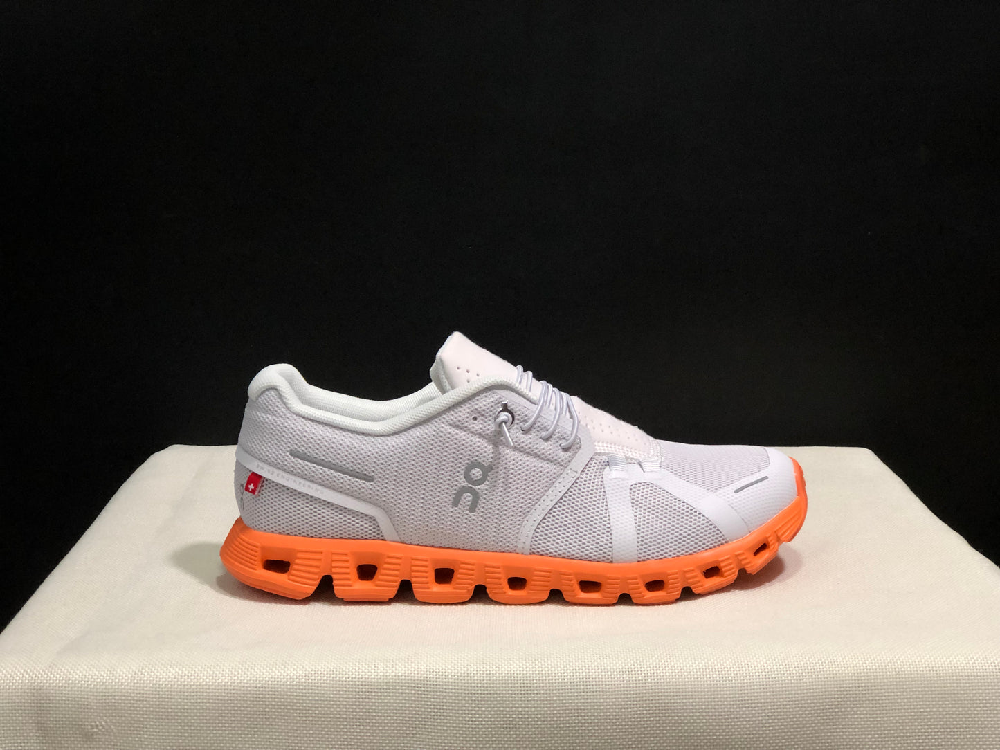 On Running Cloud 5 Lightweight Running Shoes Misty white/Orange