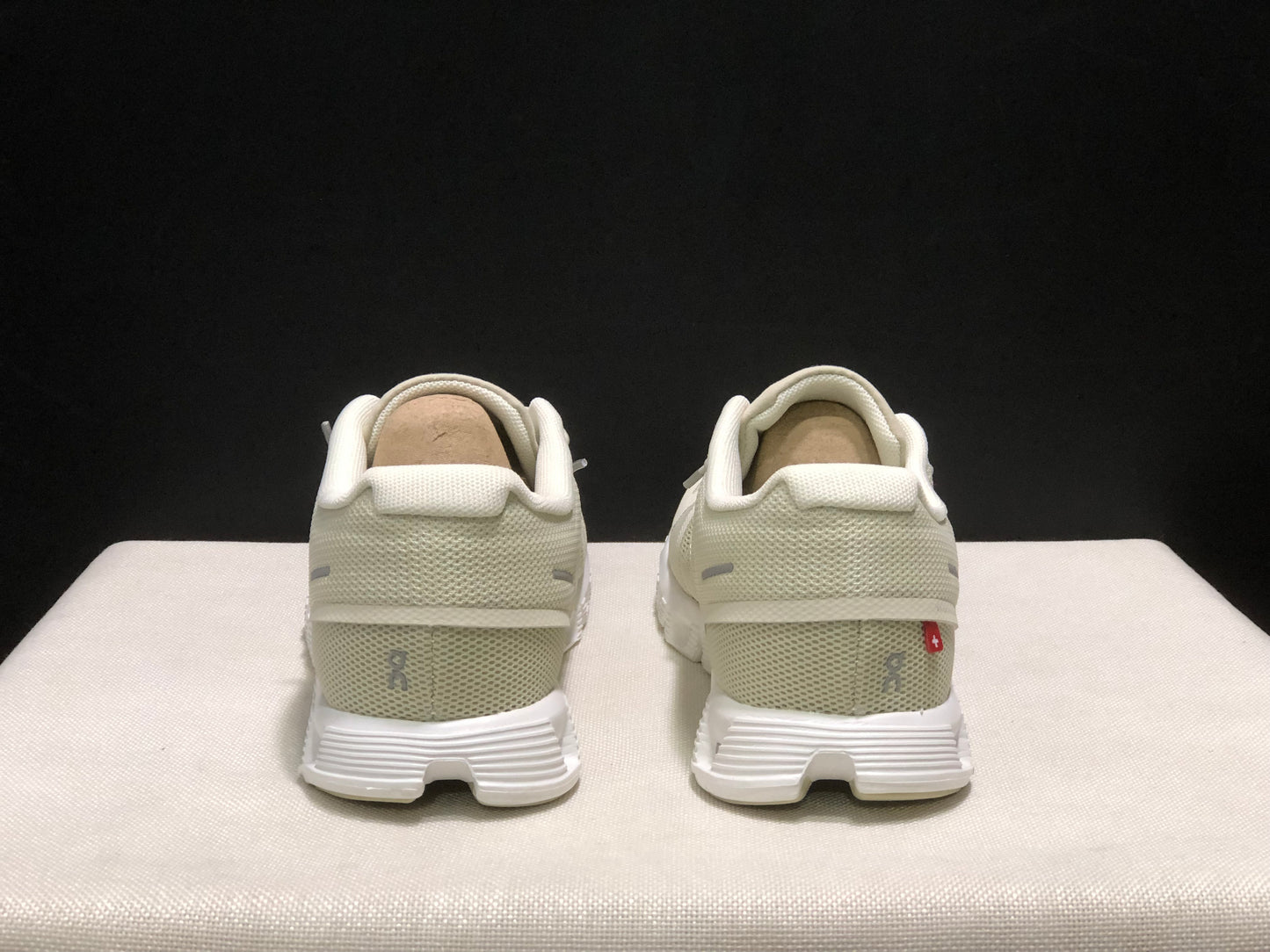 On Running Cloud 5 Lightweight Running Shoes Cream/Sand