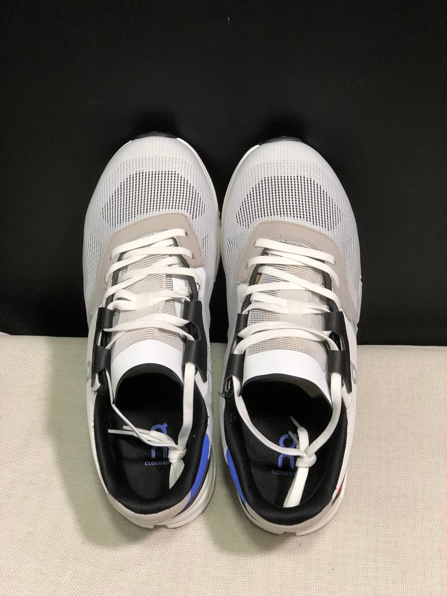 On Running Cloudrift Comfortable And Versatile Sports Casual Shoes Light Grey