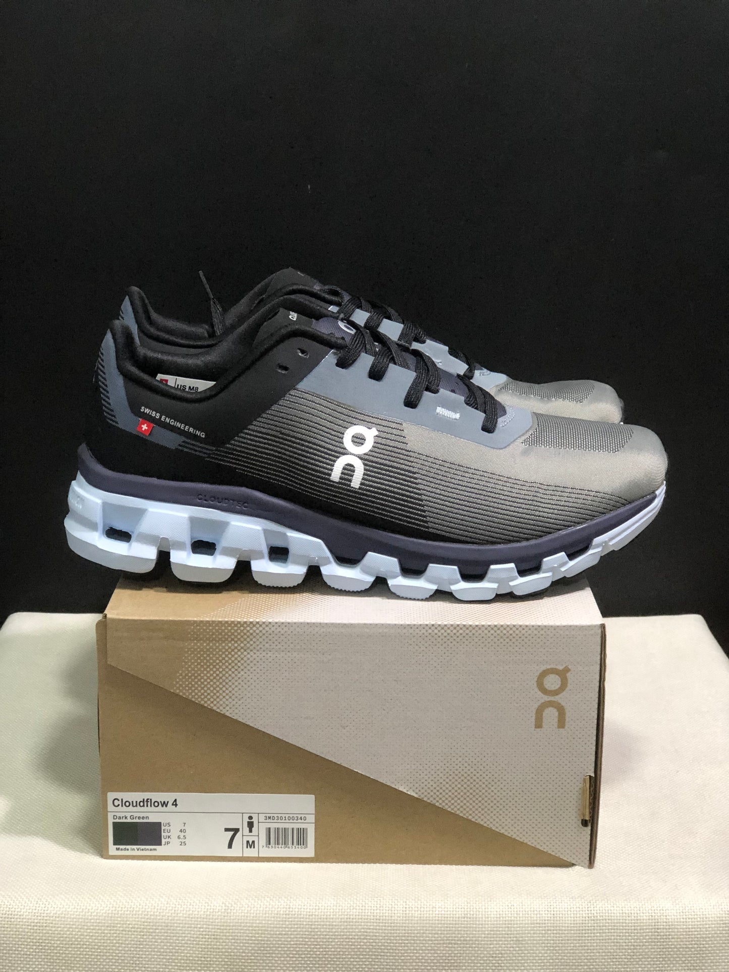 On Running Cloudflow 4 Shock-Absorbing And Wear-Resistant Running Shoes Pearl/Black