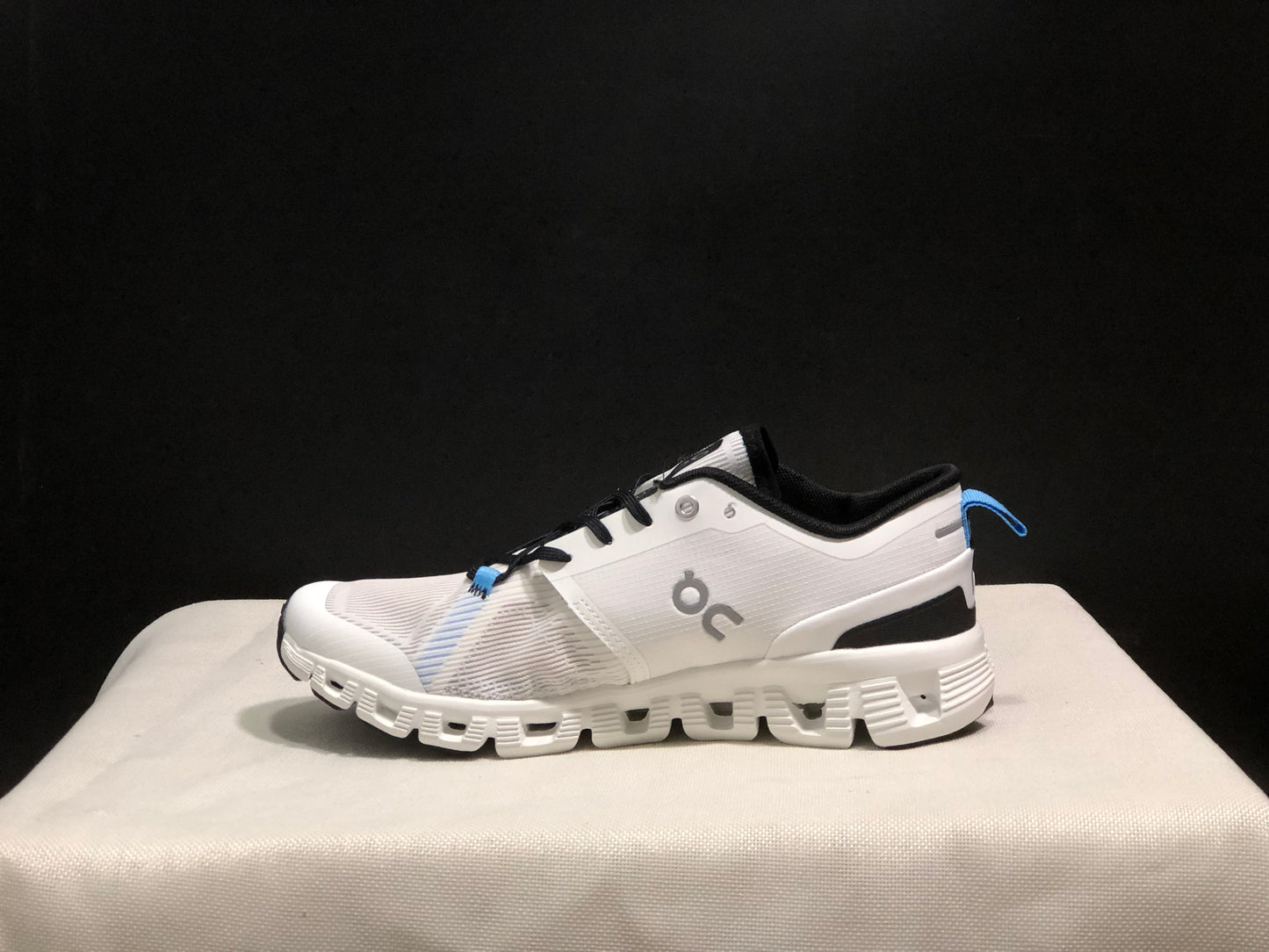 On Running Cloud X3 Shift Multi-Functional Running Shoes Ivory White/Black