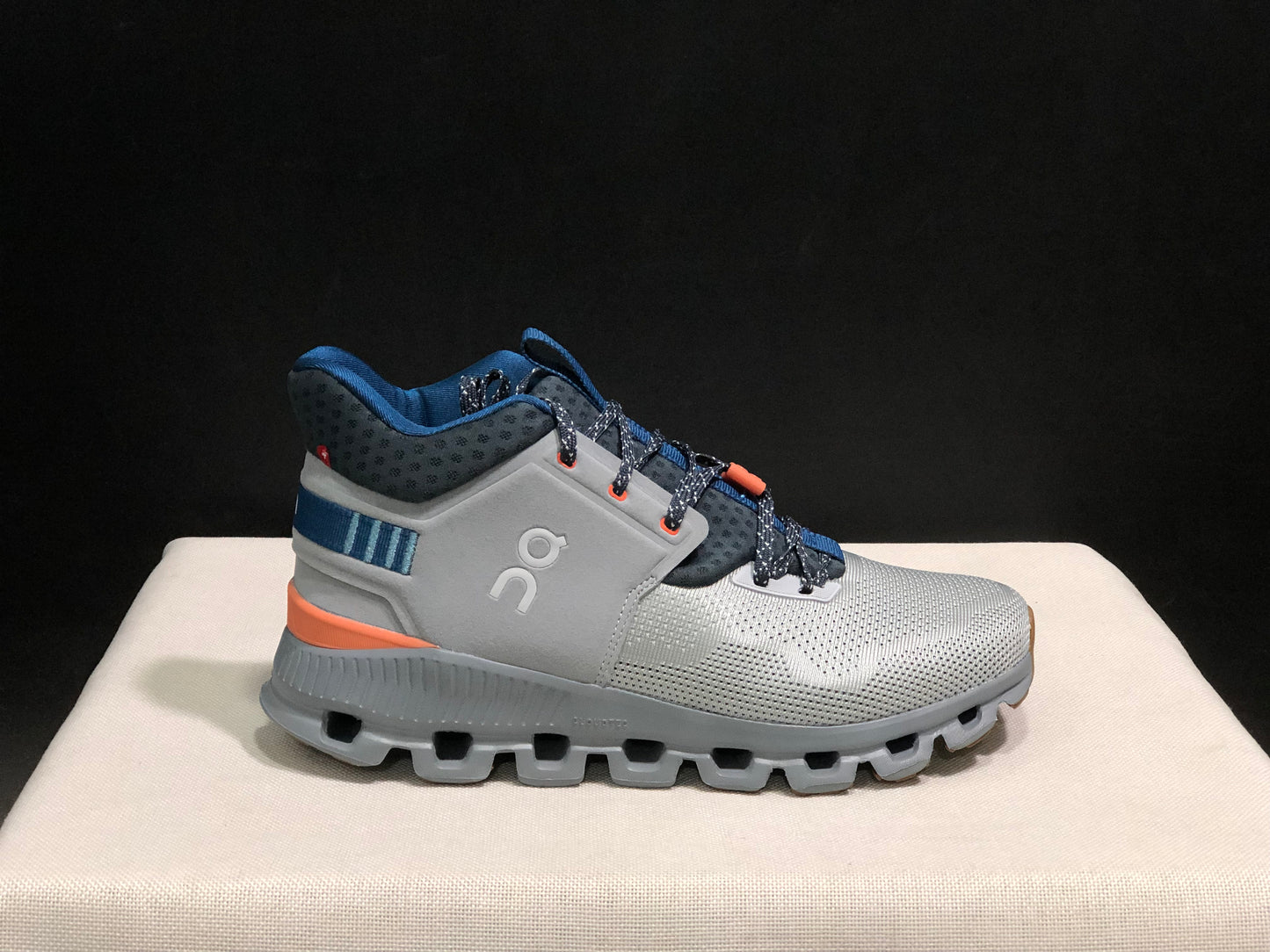 On Running Cloud Hi Edge Outdoor Training Running Shoes Silver Gray